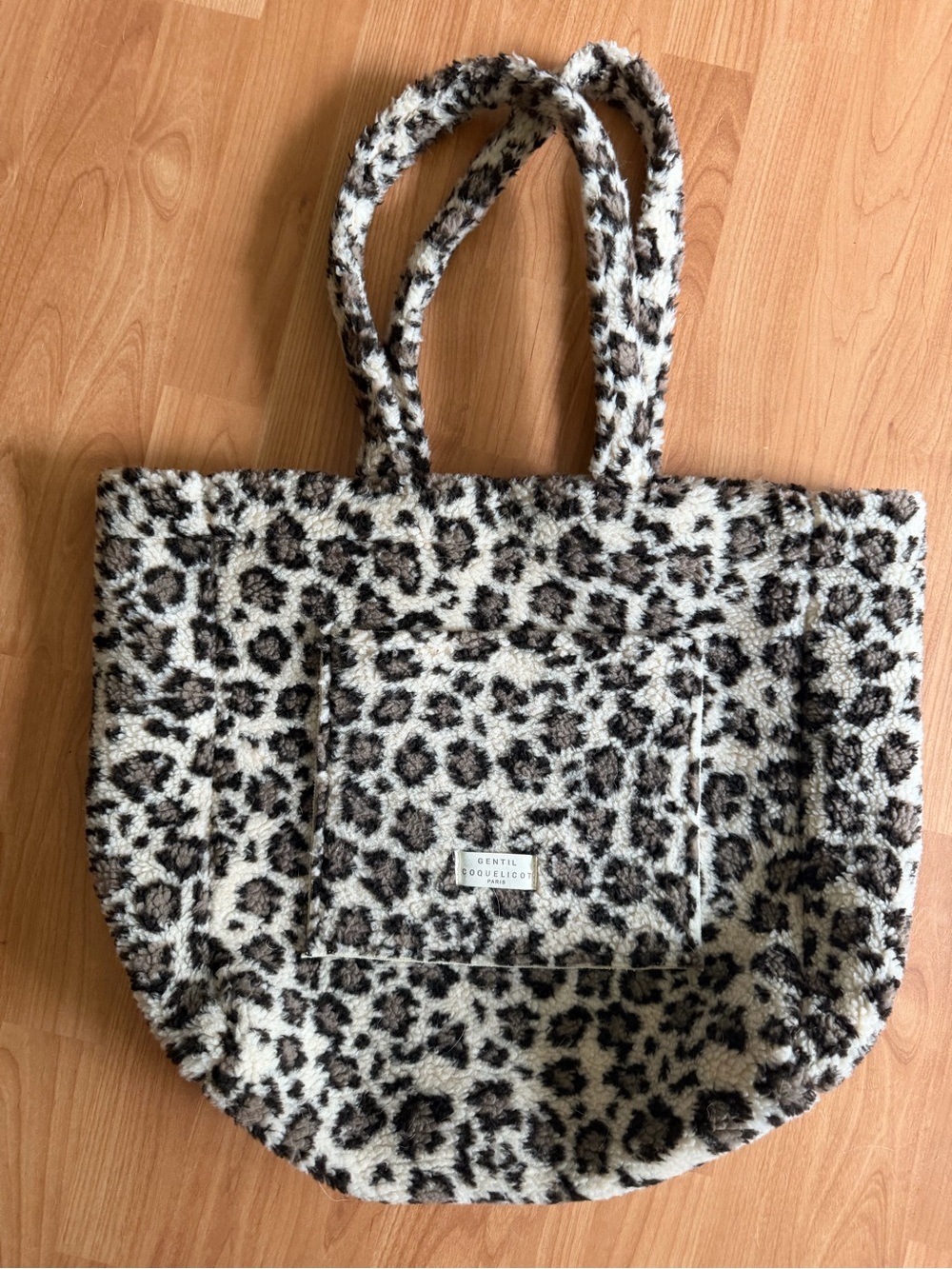 Gentil Coquelicot Leopard Sherpa Tote - Picture 2 of 3